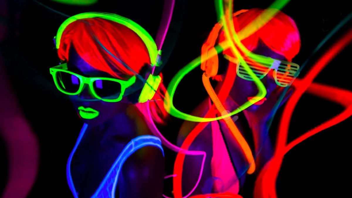 Festa Tema Neon Fluorescente: dicas de como organizar